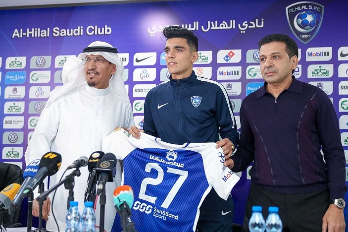 الهلال السعودي يقدم أشرف بن شرقي