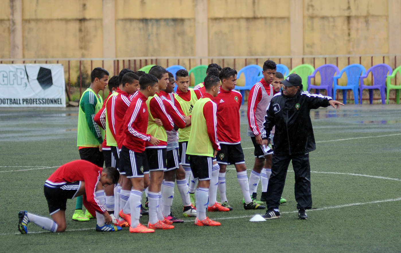 "الفيزا" تؤجل مباراتي منتخب الشباب بالإمارات