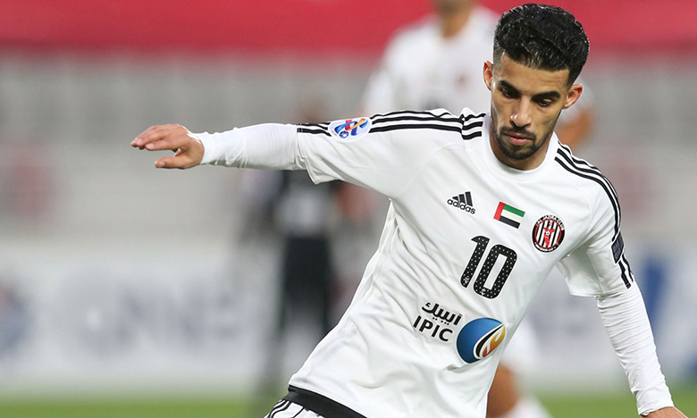 بالفيديو: تحركات مبارك بوصوفة أمام الأهلي السعودي