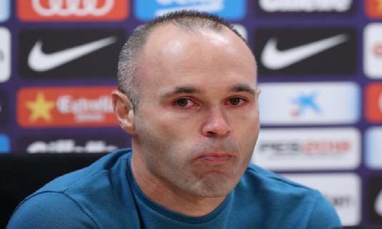 إنييستا يعلن انتهاء رحلته مع برشلونة