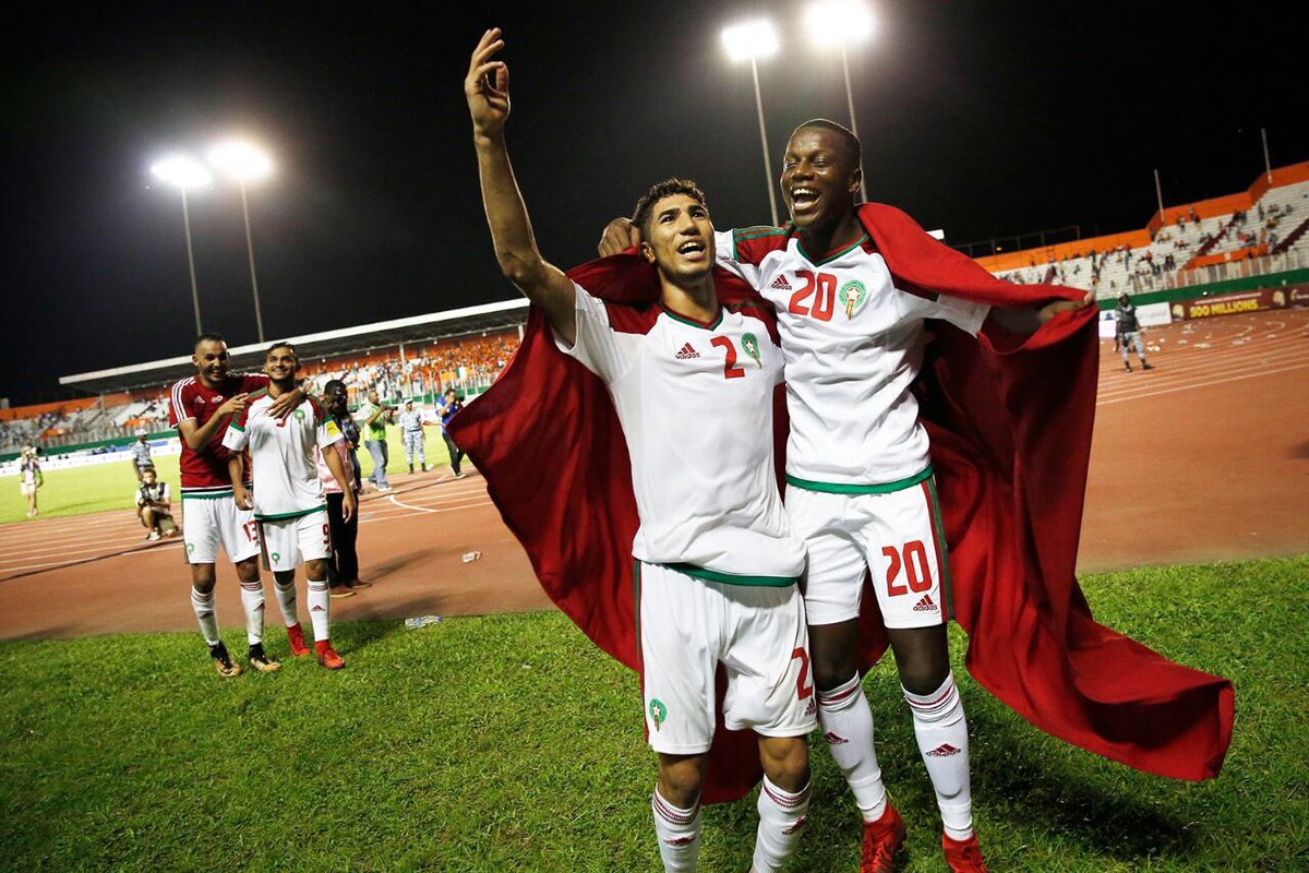 نجوم الريال يشاركون حكيمي حديثه عن الاسود والمونديال