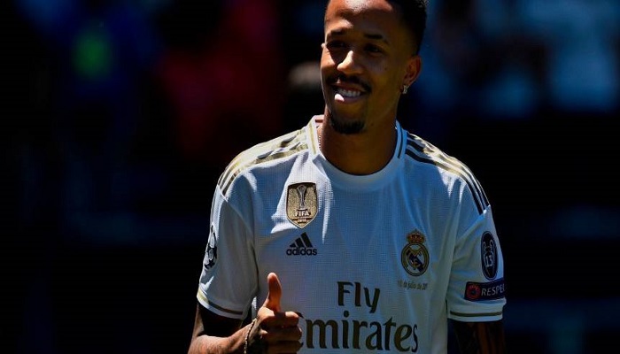 الريال يقدم لاعبه الجديد في برنابيو 