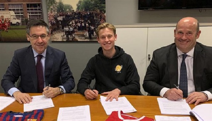 دي يونغ: حققت حلم الطفولة باللعب للبارصا