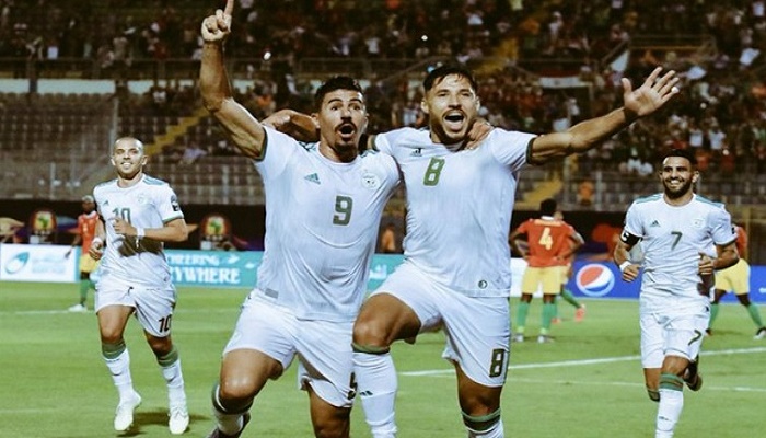 الجزائر تتأهل للربع على حساب غينيا