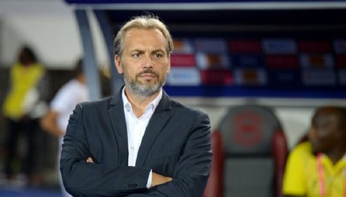 دوسابر يفسخ عقده مع منتخب أوغندا بالتراضي