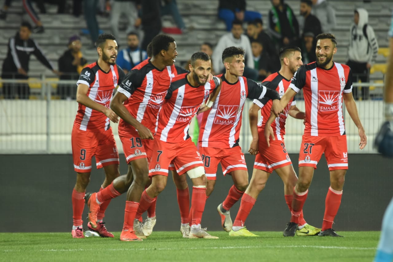 الركراكي يوقف سلسلة انتصارات الرجاء المحلية والإفريقية