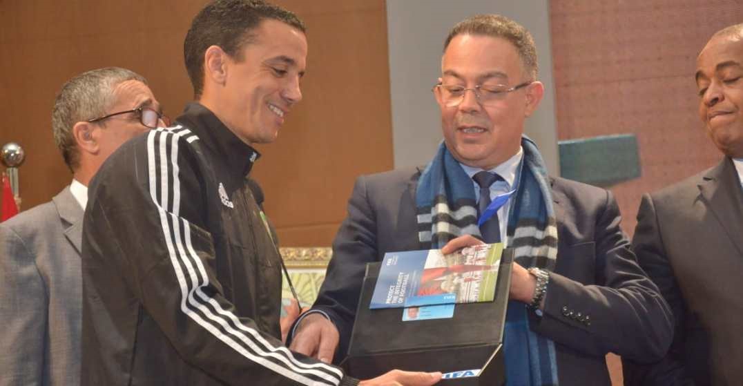 لقجع يطالب بوضع الثقة في الحكام الشباب                