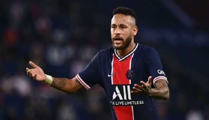 نيمار يفكر جدياً في العودة إلى برشلونة