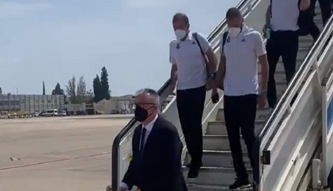 طائرة ريال مدريد إلى فالنسيا تنجو من حادث تصادم