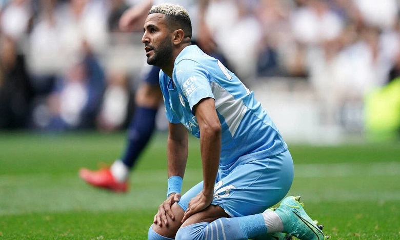 محرز يخالف القانون في إنجلترا.. والشرطة توقفه