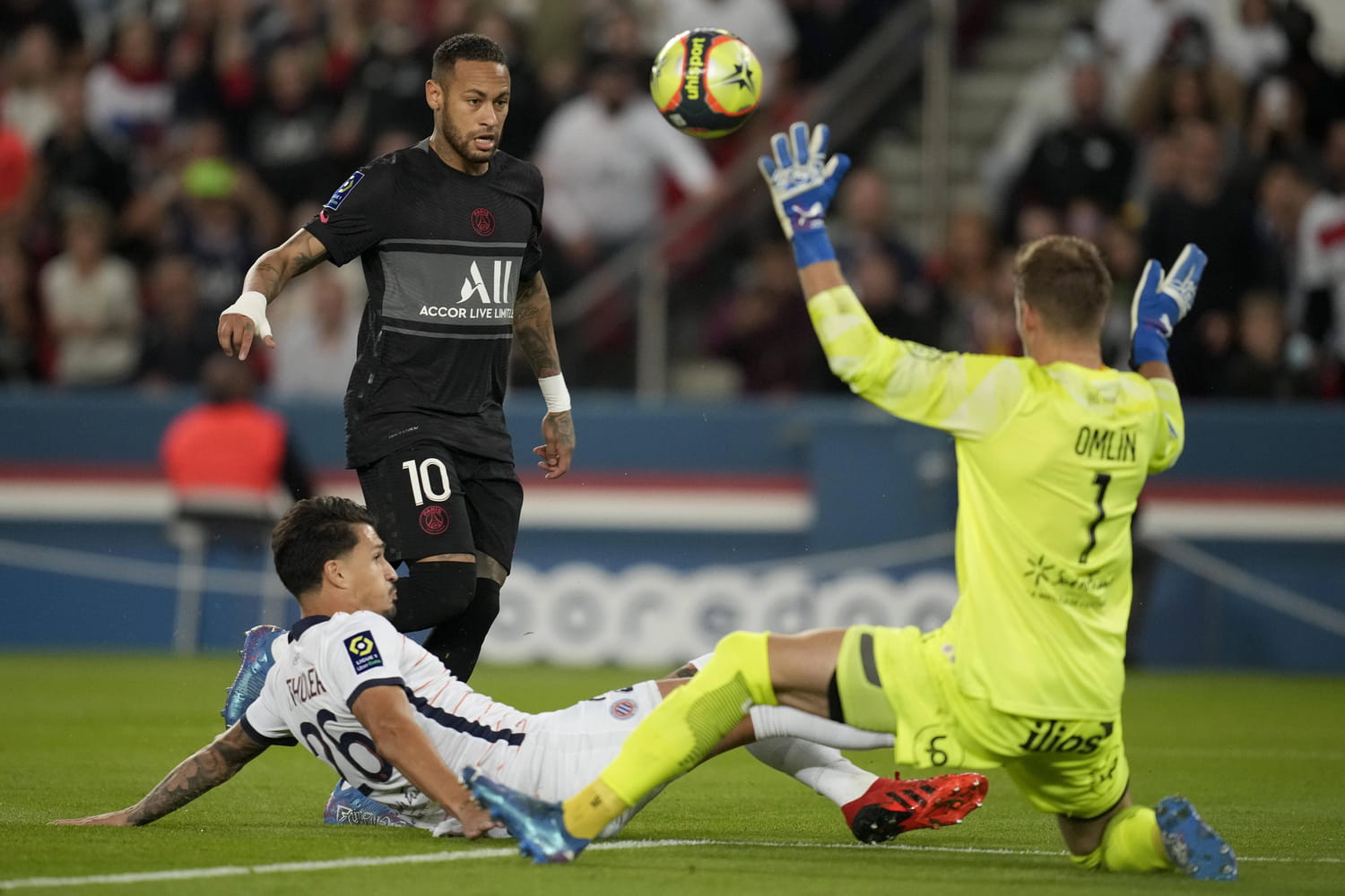  سان جرمان يعزز علامته الكاملة 