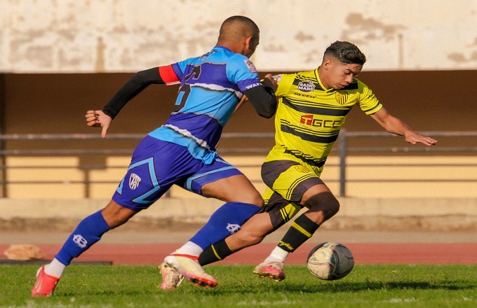 المغرب الفاسي ينهزم أمام جاره الواف