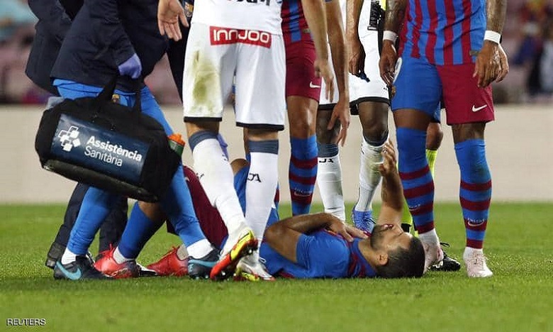 برشلونة يصدر بيانا صادما بشأن مدة غياب أغويرو