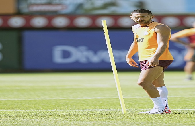 زياش يستعد لخوض أول مباراة مع غلطة سراي