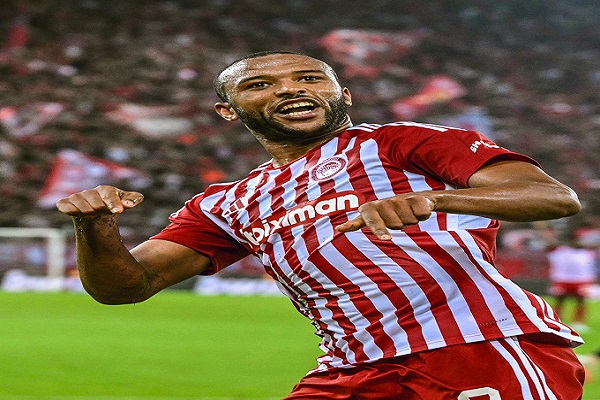 الكعبي يحرز هدفين وأولمبياكوس ينهزم