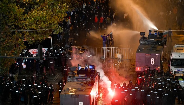 إصابة 33 شرطيا و24 مشجعًا خلال مباراة بلغاريا والمجر