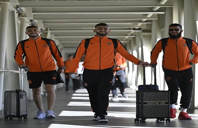 إياب نهائي كأس الكاف...بعثة بركان تغادر المغرب في اتجاه مصر