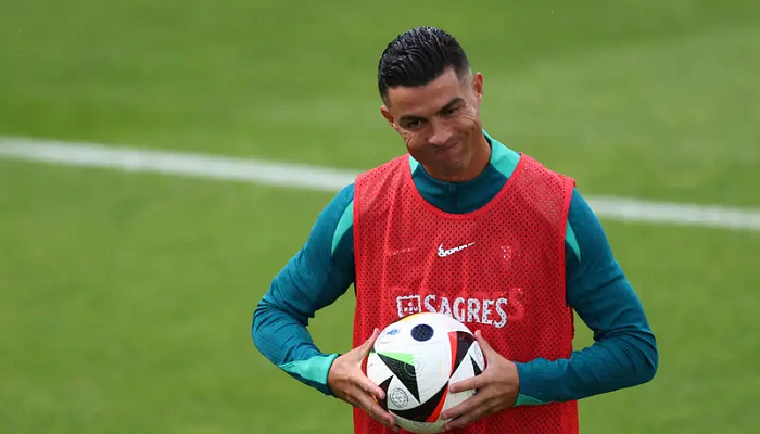 الأورو 24... 800 أورو ثمن مشاهدة رونالدو في التداريب