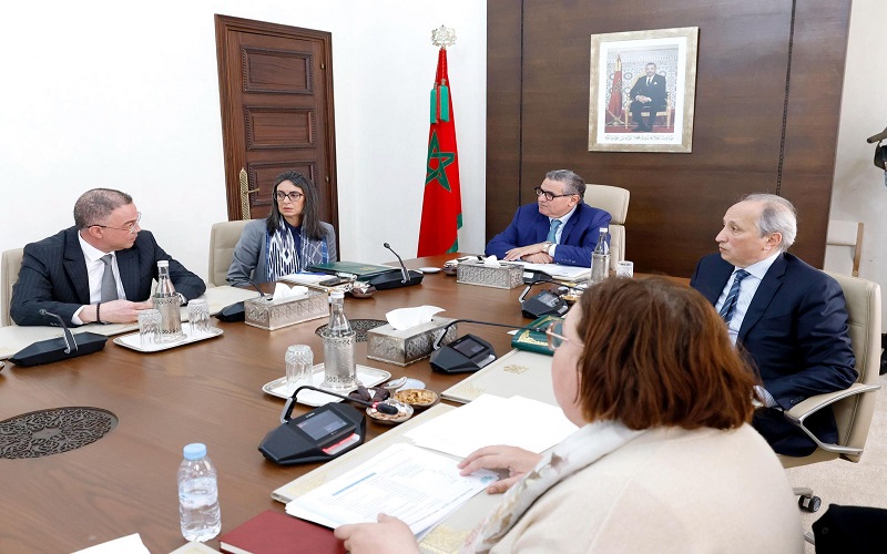 اجتماع لجنة قيادة تتبع مشاريع الملاعب الرياضية لـ "كان 26" و"مونديال 30"