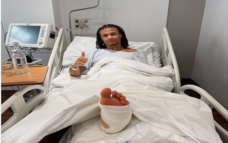 بعد عملية جراحية ناجحة...آكي يغيب عن السيتي خلال "موسم محبط جداً"